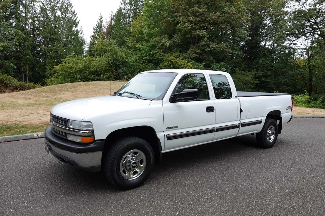 2000 Chevrolet Silverado Heavy Duty 1st Gen - Image 2 of 31