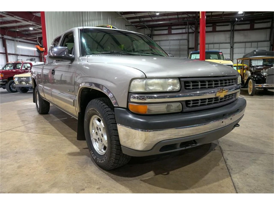 2000 Chevrolet Silverado 1st Gen - Image 12 of 31