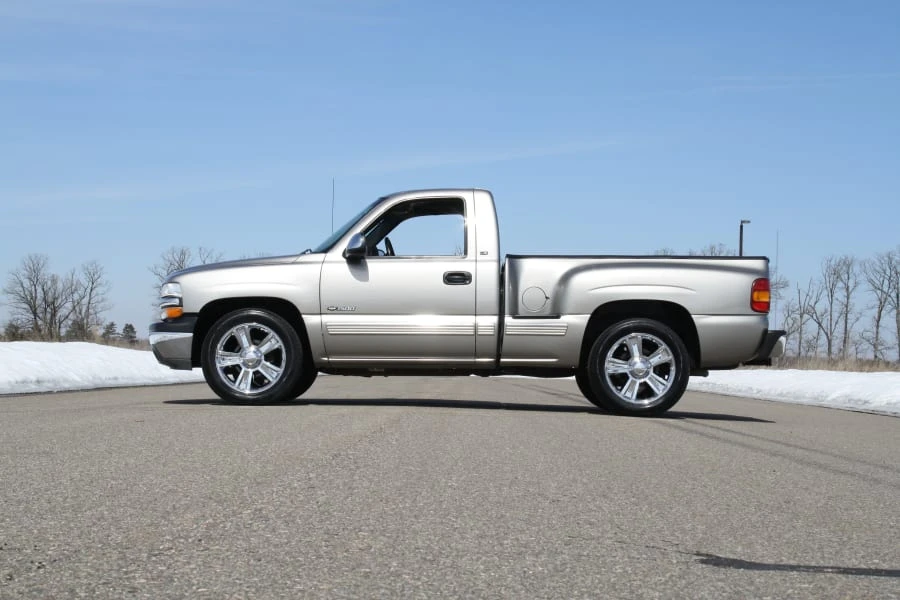 2000 Chevrolet Silverado 1st Gen - Image 2 of 12
