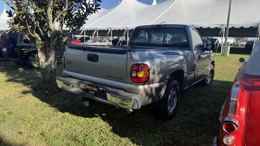 2000 Chevrolet Silverado 1st Gen - Image 3 of 9
