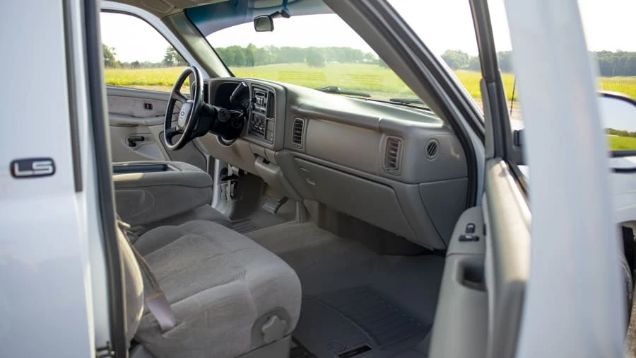 2000 Chevrolet Silverado 1st Gen - Image 10 of 13