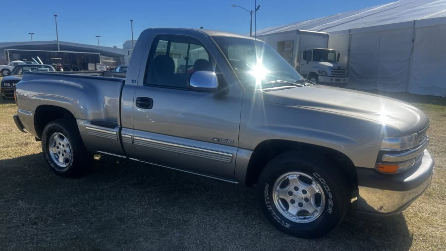 2000 Chevrolet Silverado 1st Gen - Image 4 of 12
