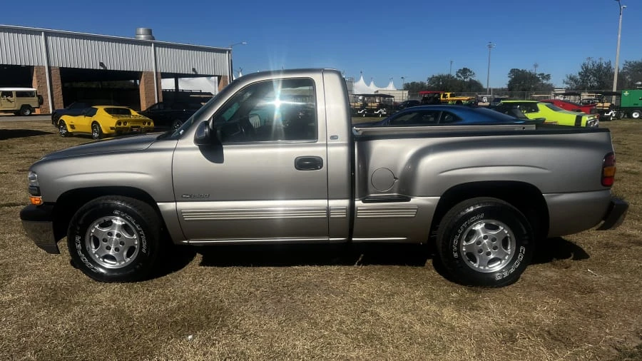 2000 Chevrolet Silverado 1st Gen - Image 7 of 12