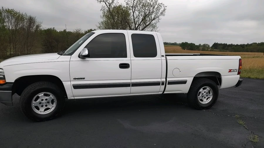 2000 Chevrolet Silverado 1st Gen - Image 2 of 5
