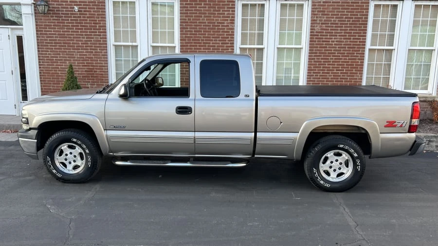 2000 Chevrolet Silverado 1st Gen - Image 2 of 7