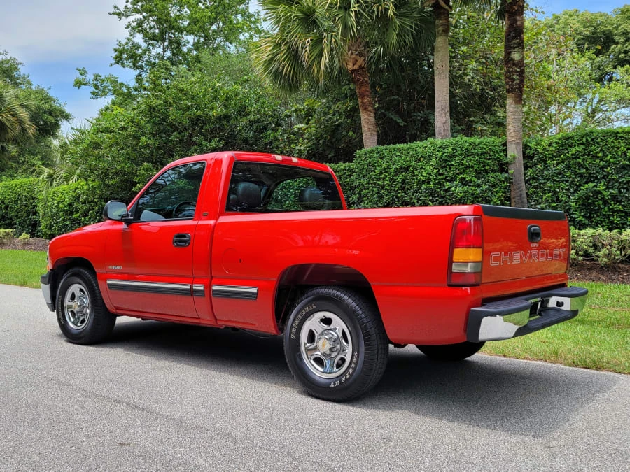 2000 Chevrolet Silverado 1st Gen - Image 2 of 9