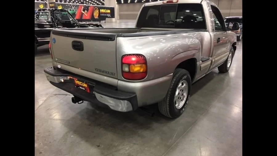 2000 Chevrolet Silverado 1st Gen - Image 2 of 3