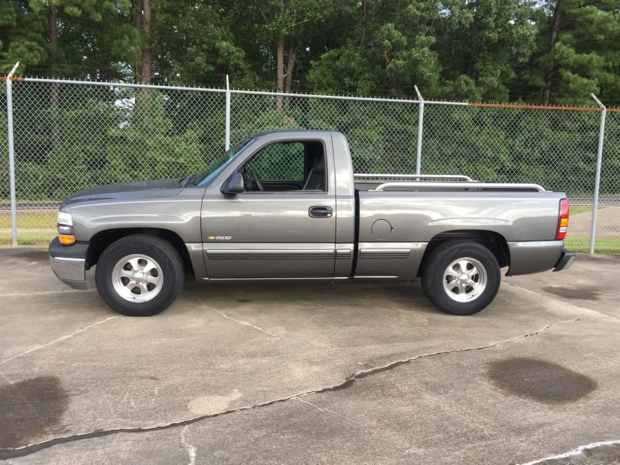 2000 Chevrolet Silverado 1st Gen - Image 2 of 5