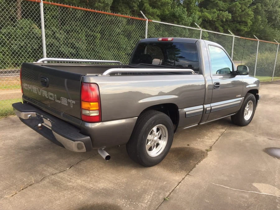 2000 Chevrolet Silverado 1st Gen - Image 3 of 5