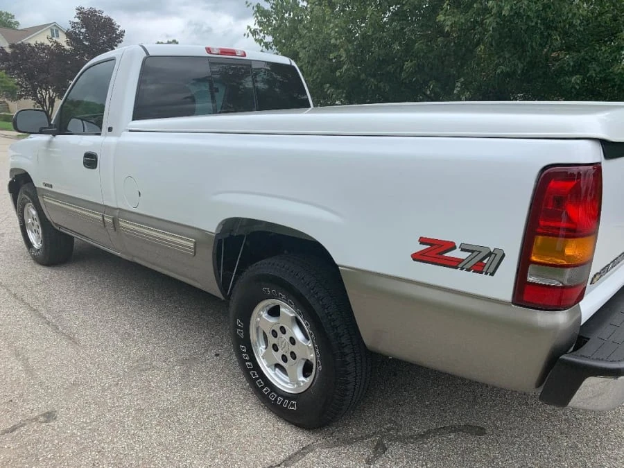 2000 Chevrolet Silverado 1st Gen - Image 2 of 11