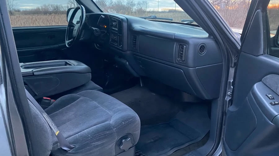2000 Chevrolet Silverado 1st Gen - Image 11 of 13