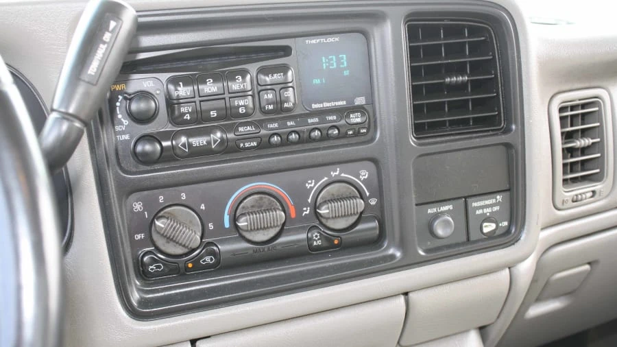 2000 Chevrolet Silverado 1st Gen - Image 6 of 14