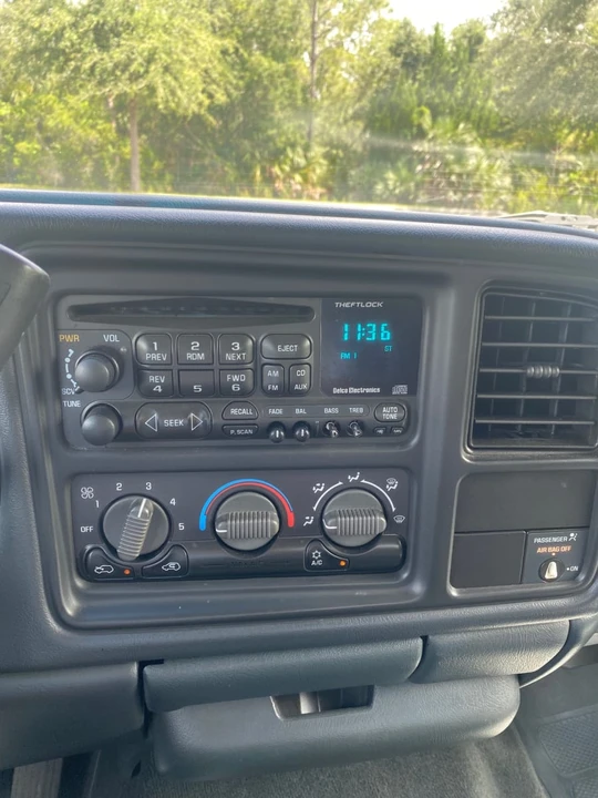 2000 Chevrolet Silverado 1st Gen - Image 11 of 15