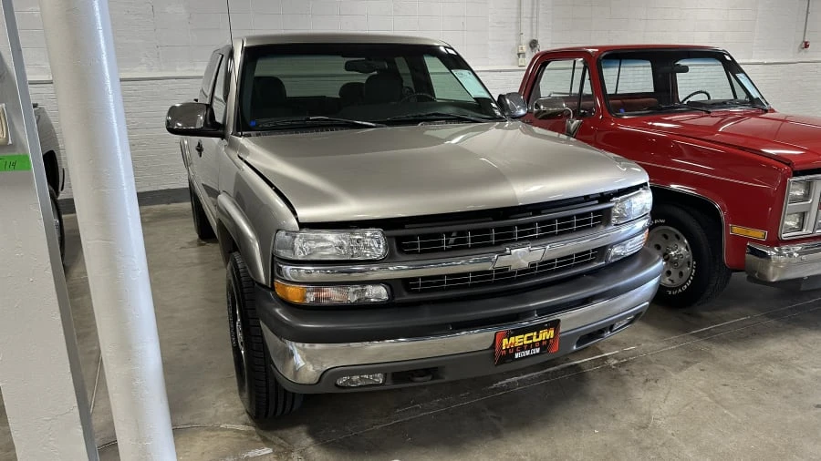 2000 Chevrolet Silverado 1st Gen - Image 3 of 8