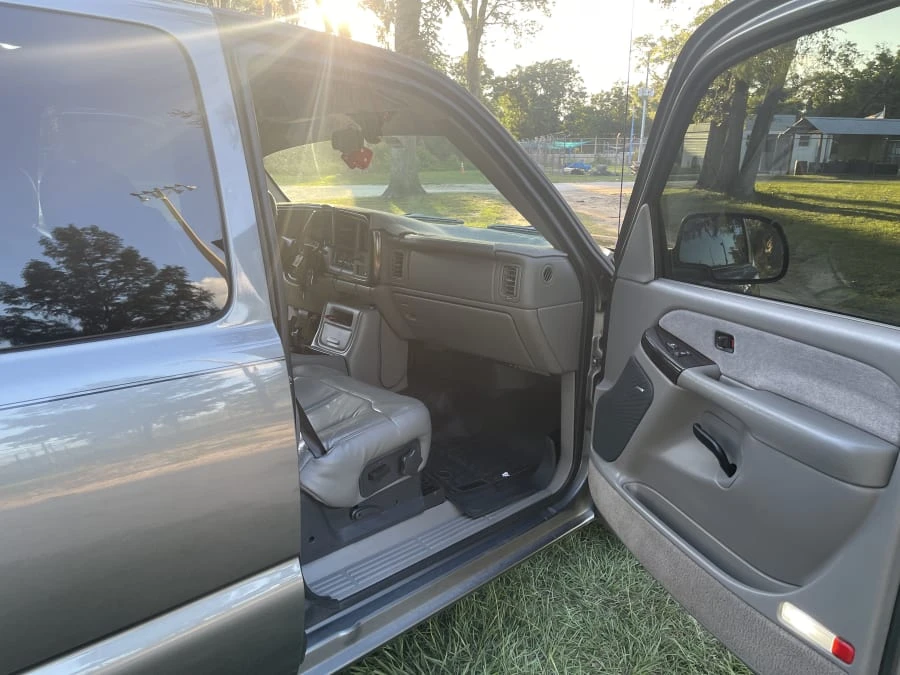 2000 Chevrolet Silverado 1st Gen - Image 11 of 12
