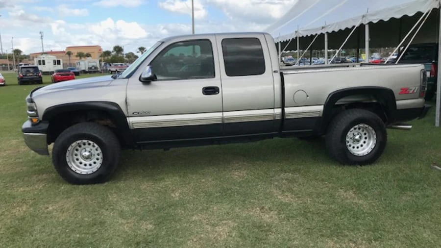 2000 Chevrolet Silverado 1st Gen - Image 2 of 5
