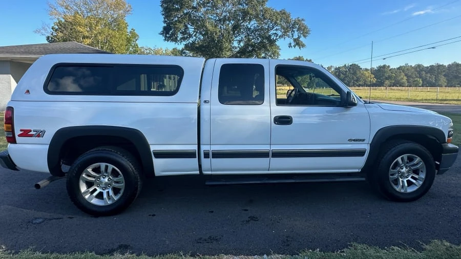 2000 Chevrolet Silverado 1st Gen - Image 7 of 11