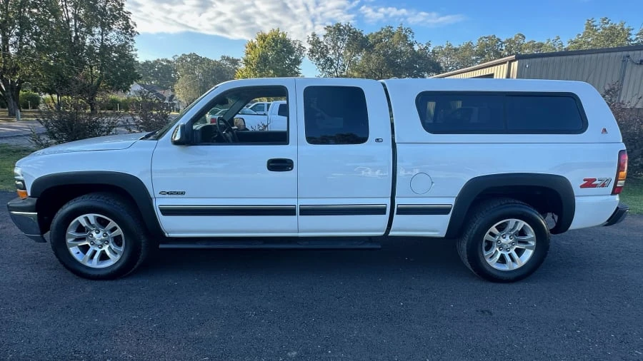 2000 Chevrolet Silverado 1st Gen - Image 2 of 11