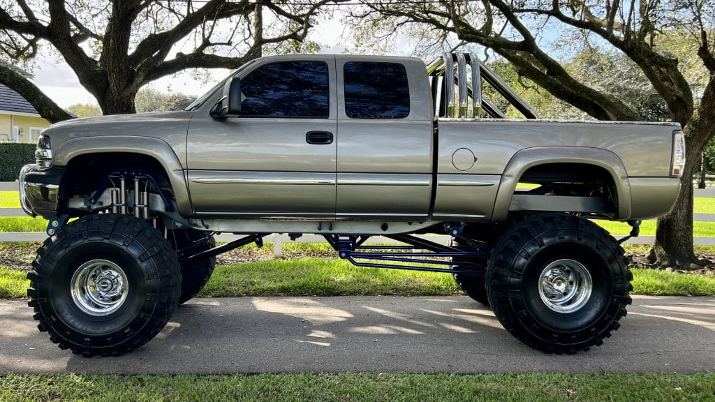 2000 Chevrolet Silverado 1st Gen - Image 2 of 31