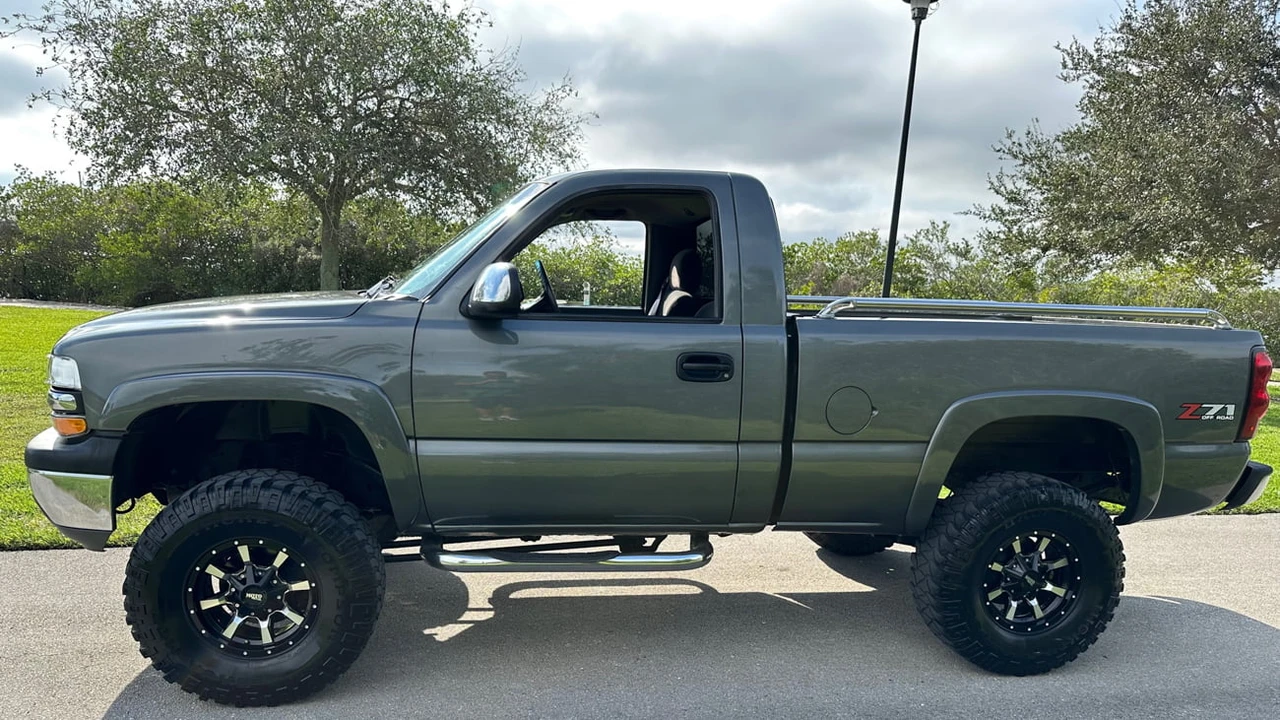 2000 Chevrolet Silverado 1st Gen - Image 2 of 19