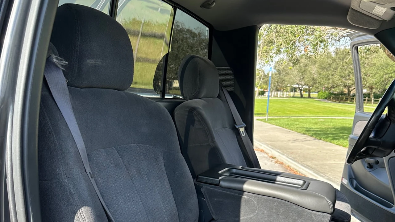 2000 Chevrolet Silverado 1st Gen - Image 6 of 19
