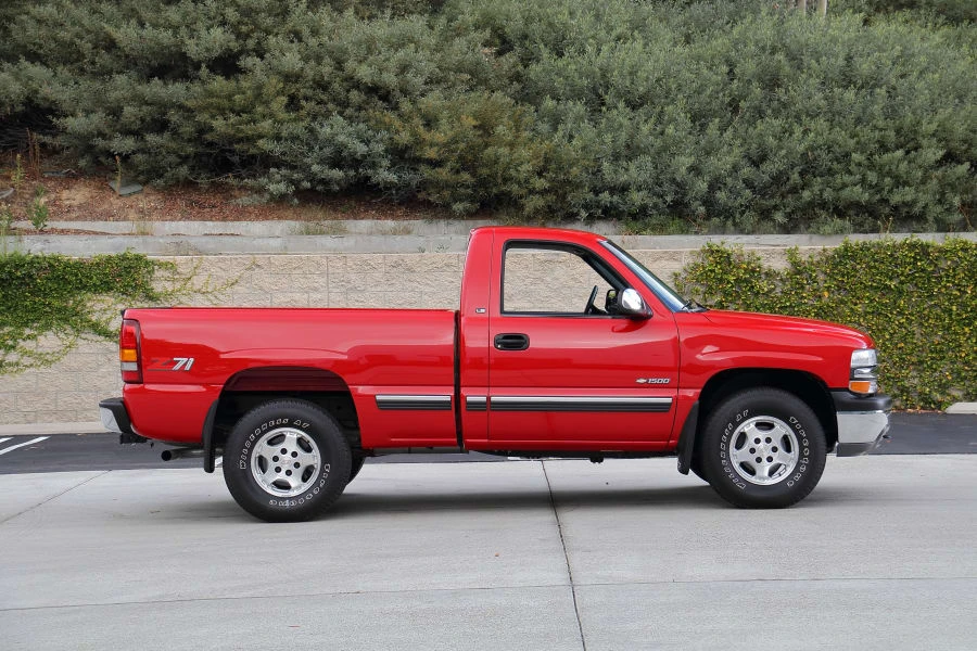 2000 Chevrolet Silverado 1st Gen - Image 2 of 31