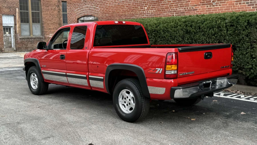 2000 Chevrolet Silverado 1st Gen - Image 3 of 11