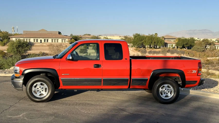 2000 Chevrolet Silverado 1st Gen - Image 2 of 31