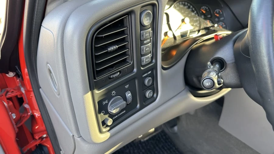 2000 Chevrolet Silverado 1st Gen - Image 24 of 31