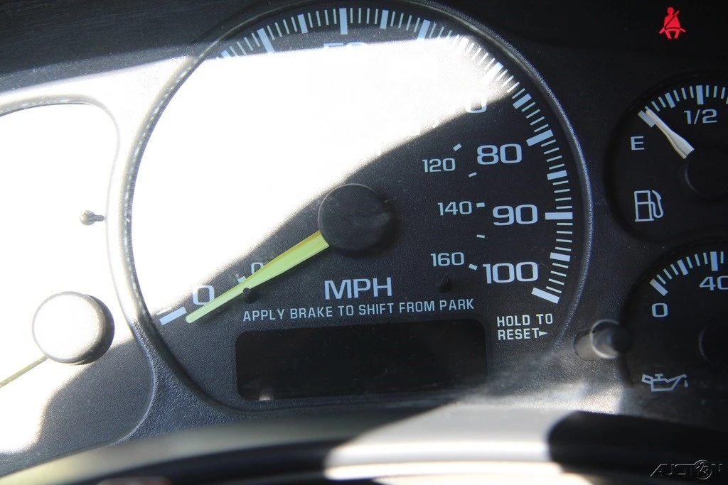2000 Chevrolet Suburban 9th Gen - Image 19 of 21