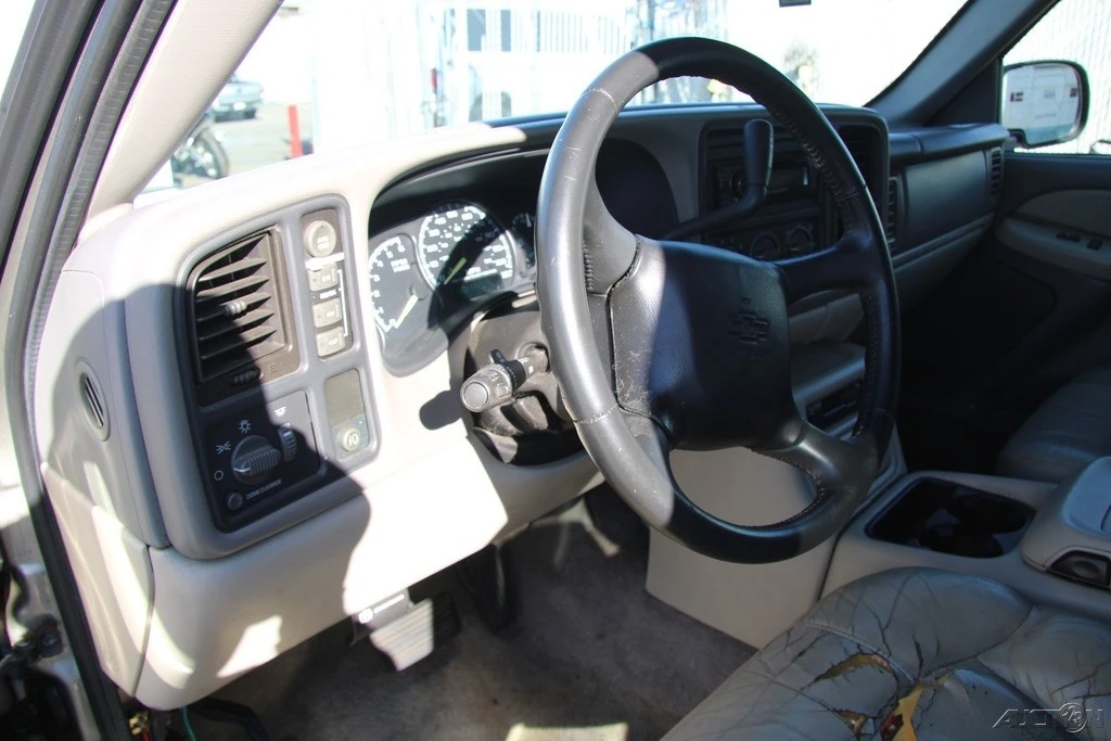 2000 Chevrolet Suburban 9th Gen - Image 15 of 21