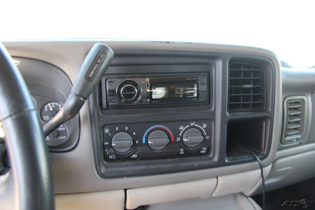 2000 Chevrolet Suburban 9th Gen - Image 20 of 21