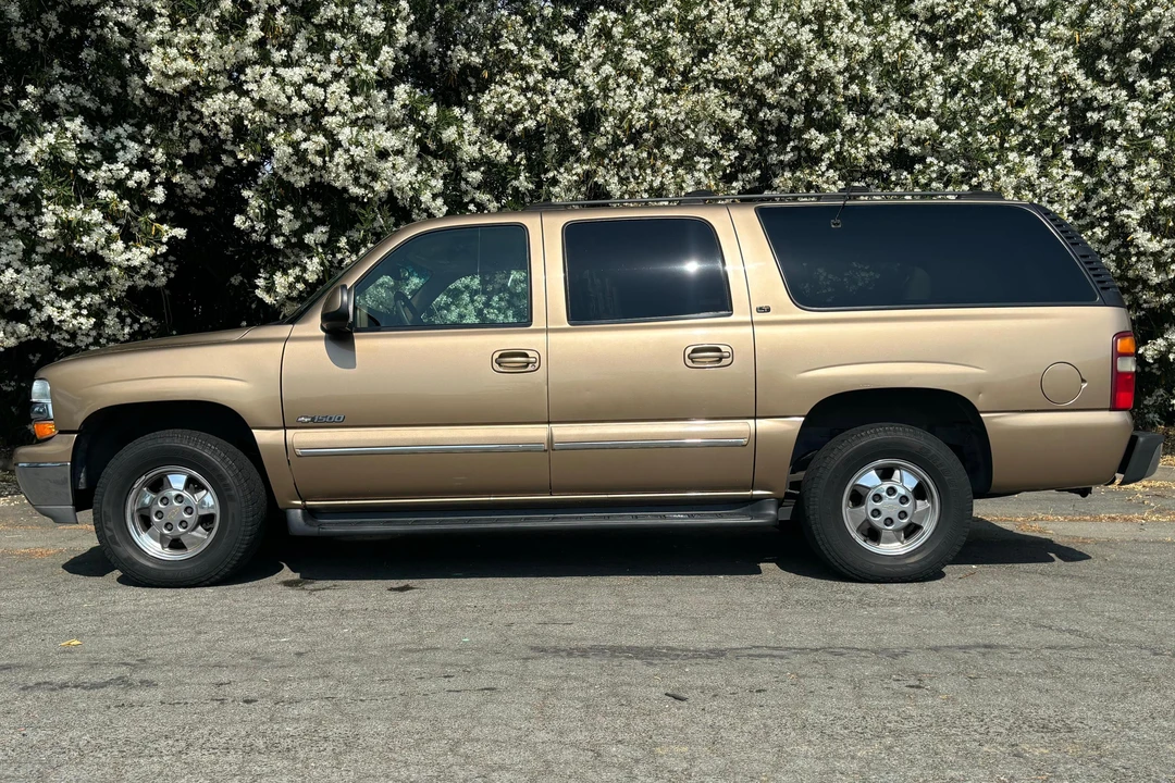 2000 Chevrolet Suburban 9th Gen - Image 3 of 31