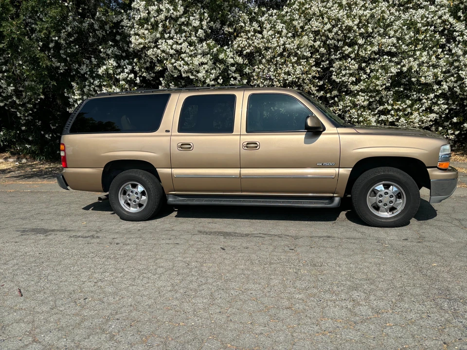 2000 Chevrolet Suburban 9th Gen - Image 23 of 31