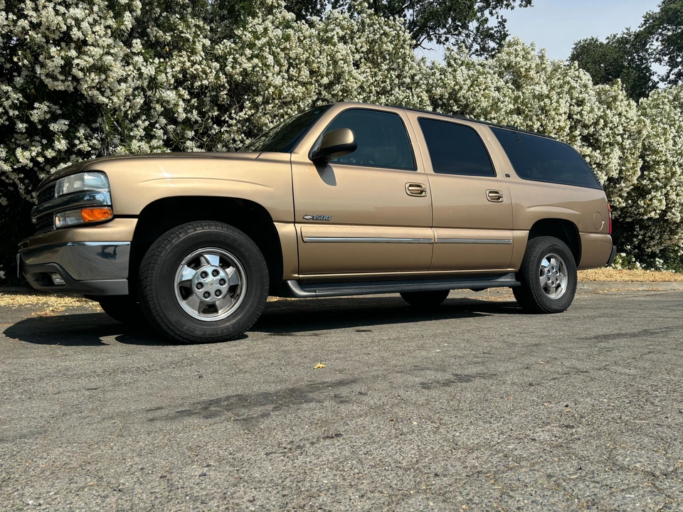 2000 Chevrolet Suburban 9th Gen - Image 9 of 31