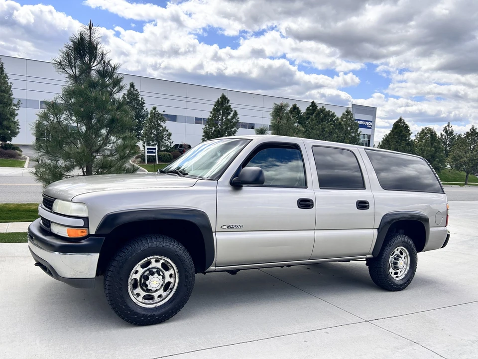 2000 Chevrolet Suburban 9th Gen - Image 4 of 31