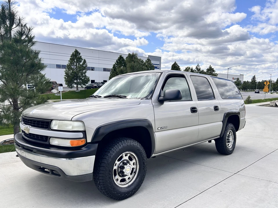 2000 Chevrolet Suburban 9th Gen - Image 3 of 31