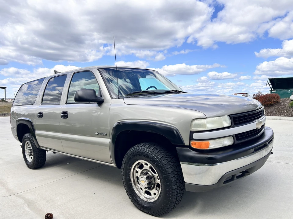 2000 Chevrolet Suburban 9th Gen - Image 11 of 31