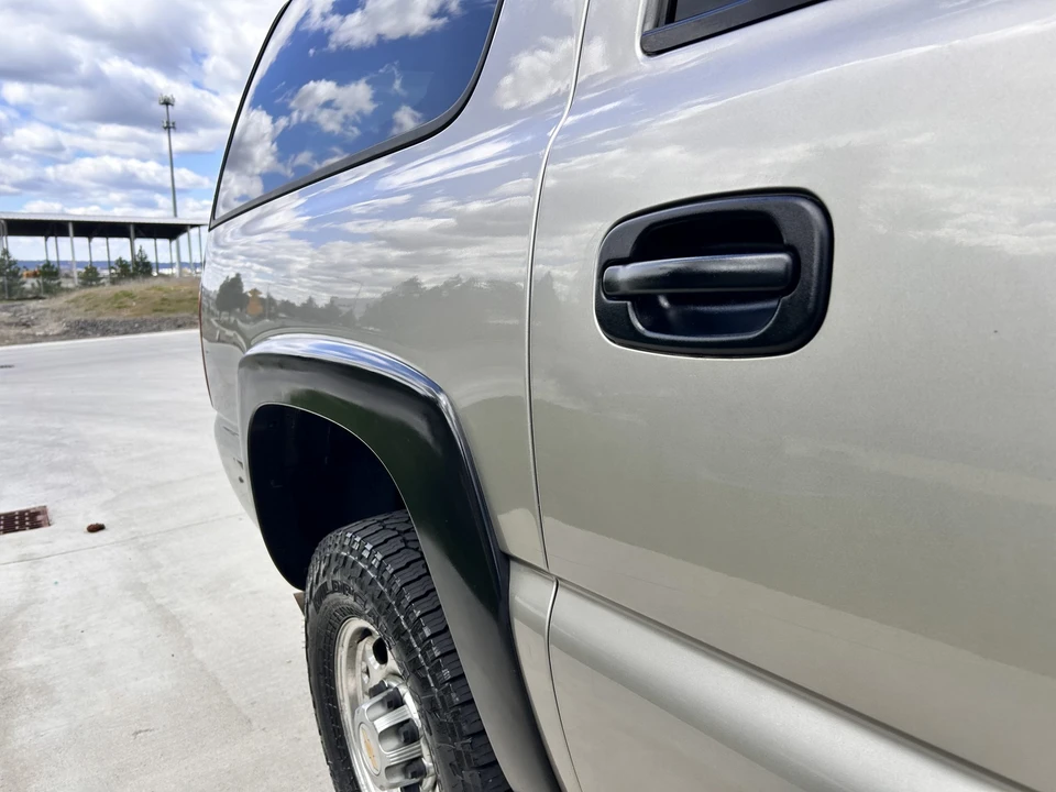 2000 Chevrolet Suburban 9th Gen - Image 17 of 31