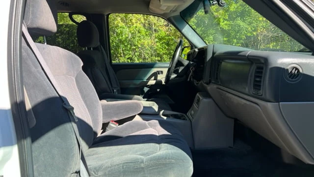 2000 Chevrolet Suburban 9th Gen - Image 7 of 18