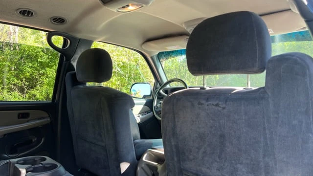 2000 Chevrolet Suburban 9th Gen - Image 11 of 18