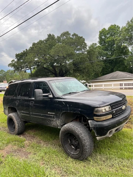 2000 Chevrolet Tahoe - Image 2 of 4