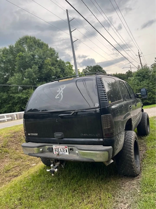 2000 Chevrolet Tahoe - Image 3 of 4