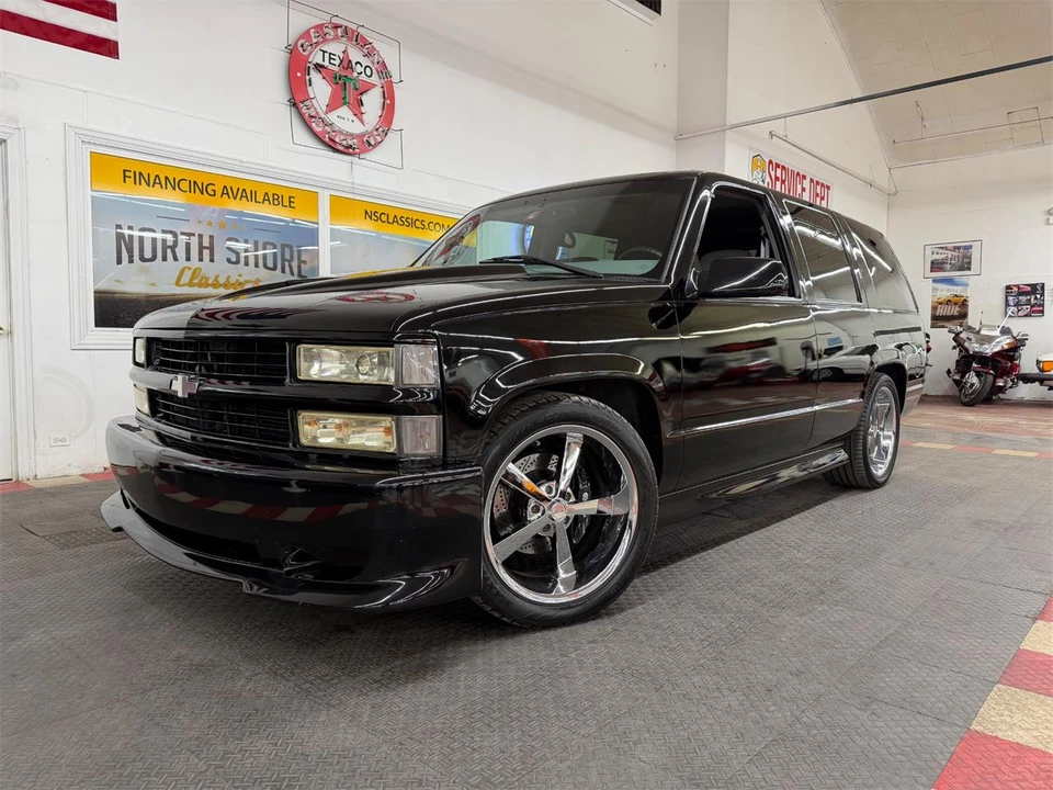 2000 Chevrolet Tahoe 2nd Gen - Image 2 of 31