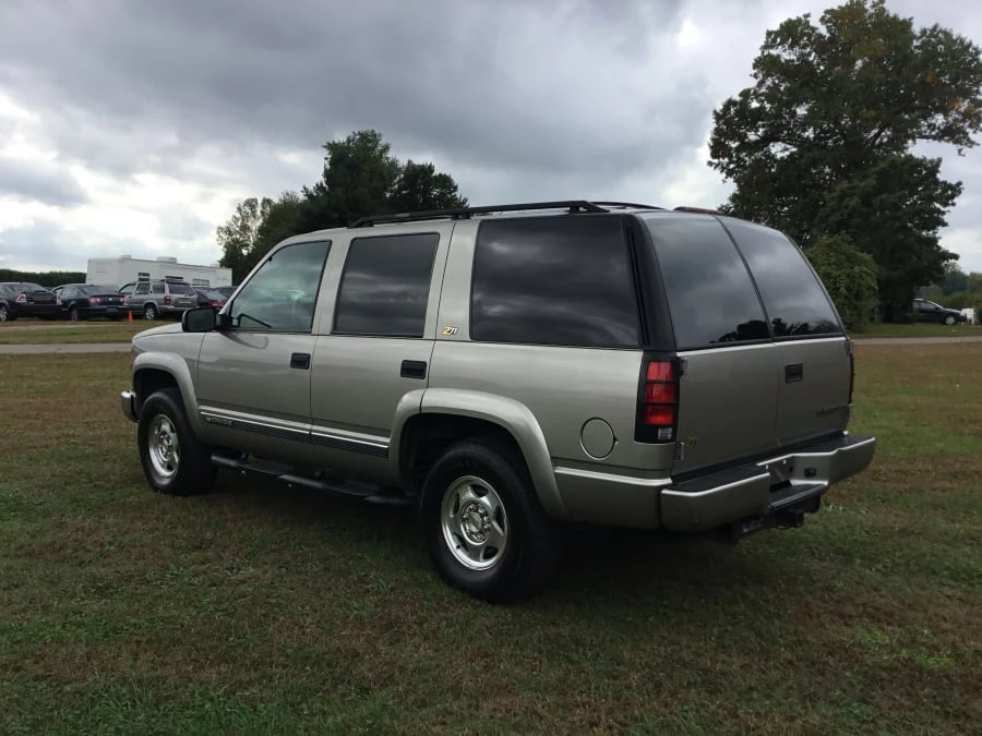 2000 Chevrolet Tahoe 2nd Gen - Image 3 of 8