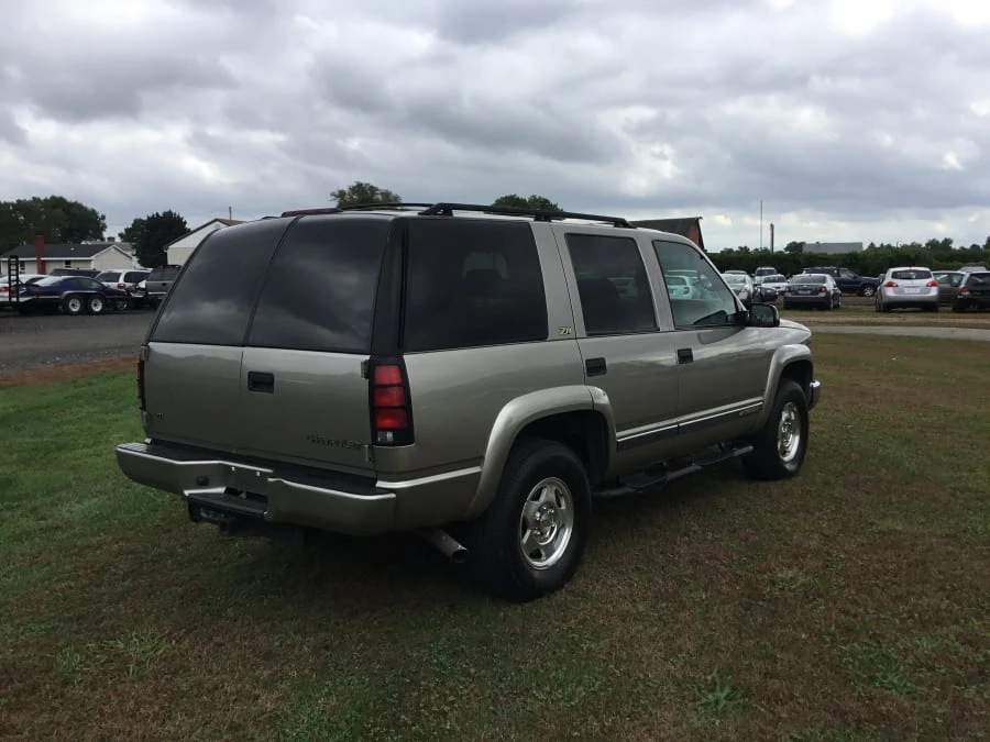 2000 Chevrolet Tahoe 2nd Gen - Image 6 of 8