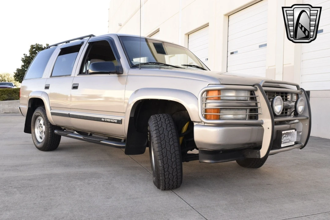 2000 Chevrolet Tahoe 2nd Gen - Image 8 of 12