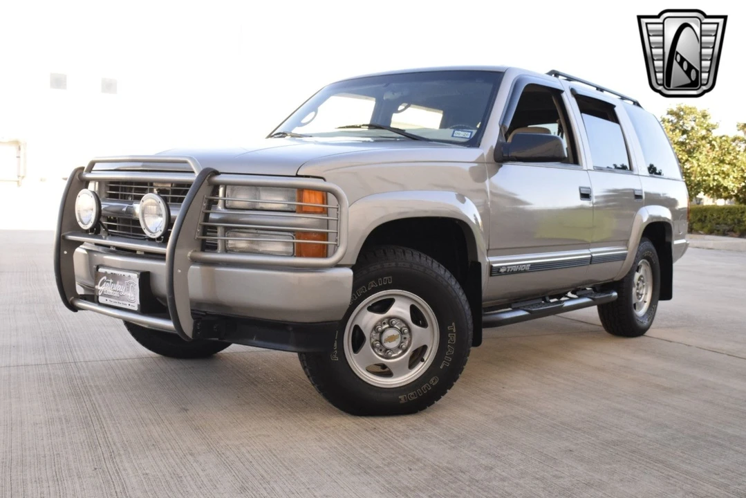 2000 Chevrolet Tahoe 2nd Gen - Image 9 of 12
