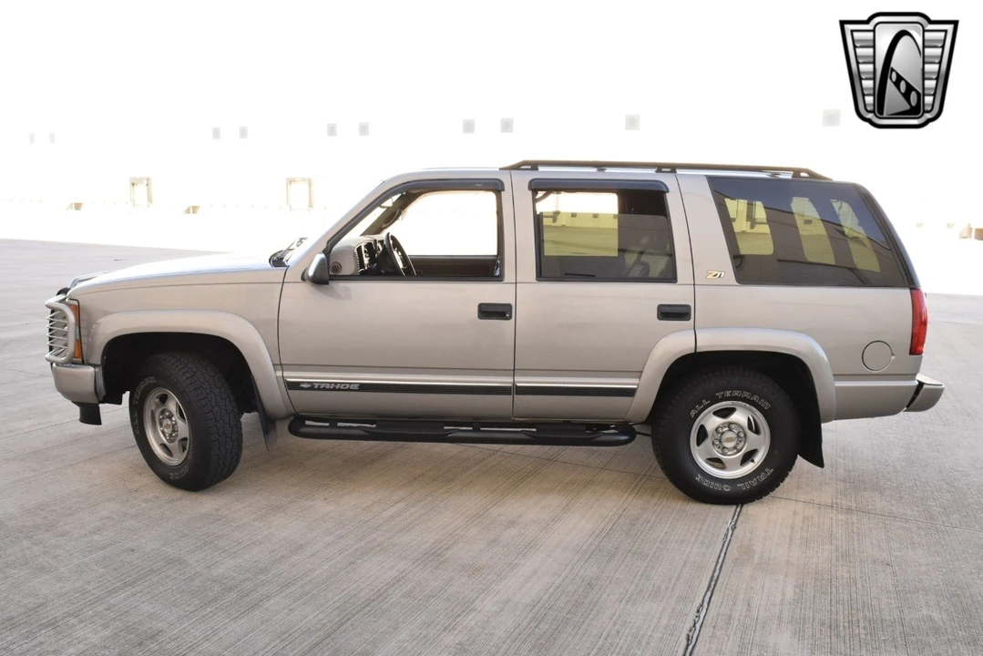 2000 Chevrolet Tahoe 2nd Gen - Image 3 of 12