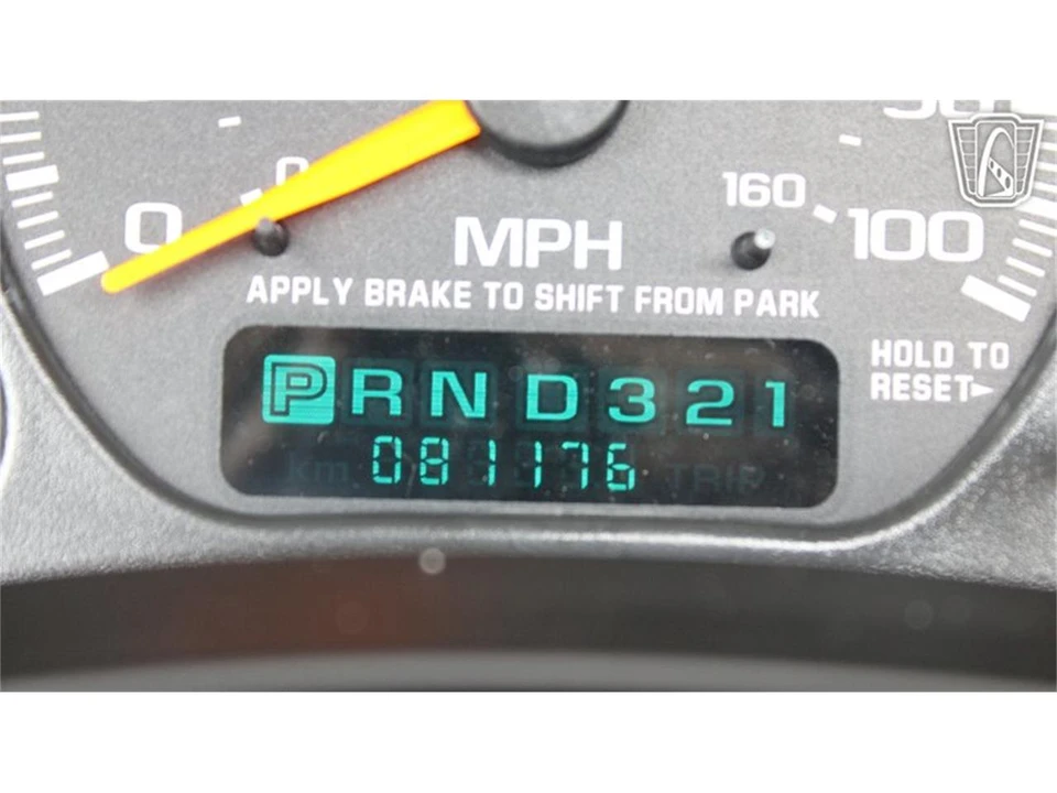 2000 Chevrolet Tahoe 2nd Gen - Image 18 of 31